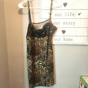 💋5/20 George size large leapord nitegown